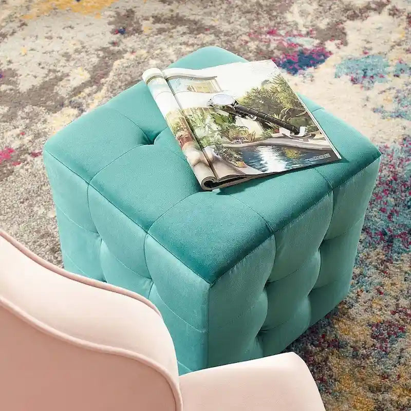 Pouf cube capitonné en velours sarcelle avec pieds en bois style moderne