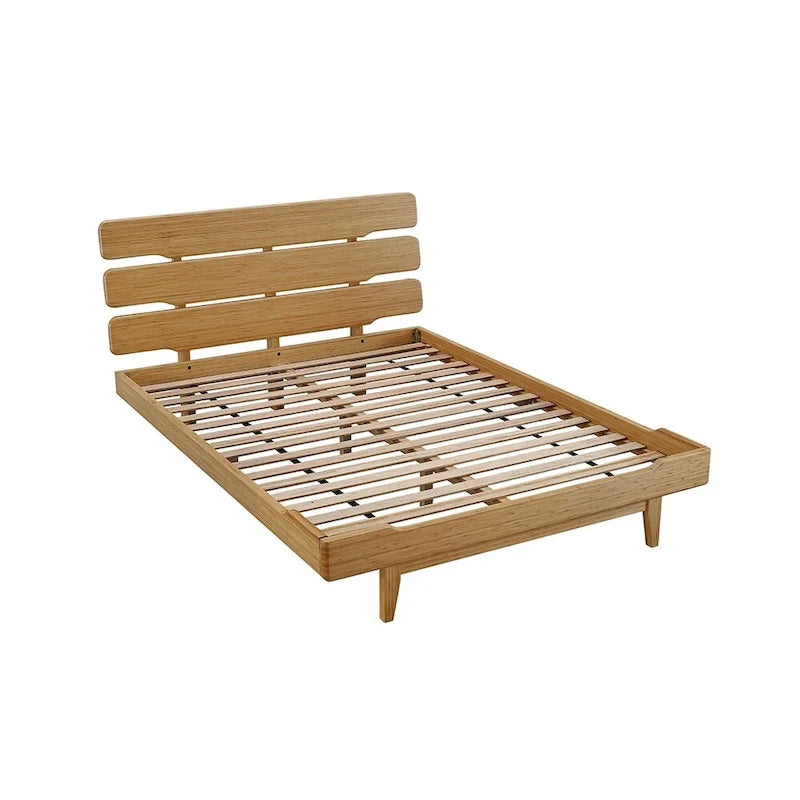 Lit plateforme Queen en bambou massif caramélisé, pieds coniques, style moderne du milieu du siècle