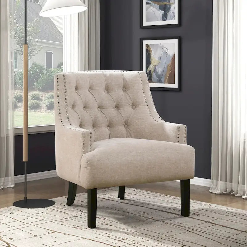 Fauteuil d'appoint capitonné avec garniture cloutée et pieds en bois massif