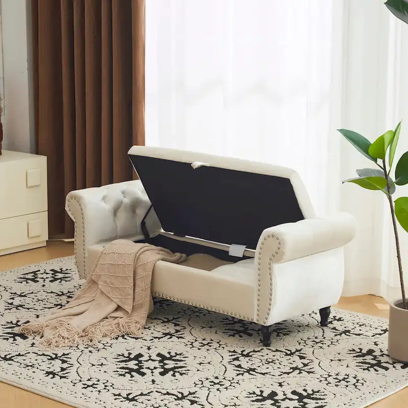 Banc de rangement ottoman en velours avec accoudoirs roulés et garniture cloutée beige